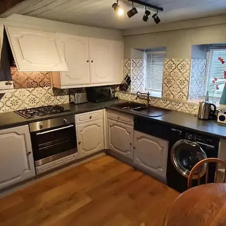 Holiday home Beautiful Townhouse 3 Double Beds Free Parking *