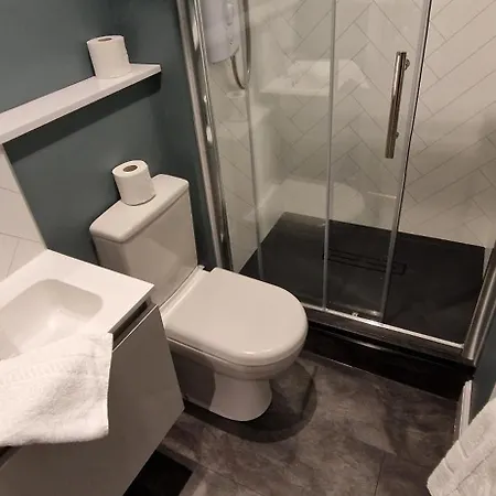 Beautiful Townhouse 3 Double Beds Free Parking Hébergement de vacances *
