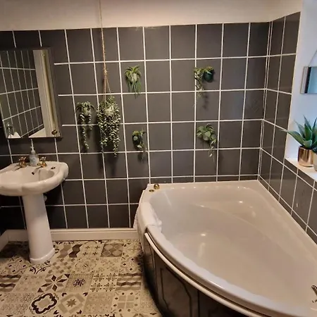 Hébergement de vacances Beautiful Townhouse 3 Double Beds Free Parking *